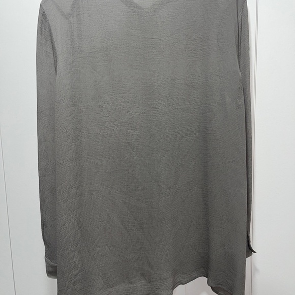 EILEEN FISHER Gray Crinkled Silk Semi-Sheer Button-Front Long Tunic Top Blouse M - Picture 4 of 5